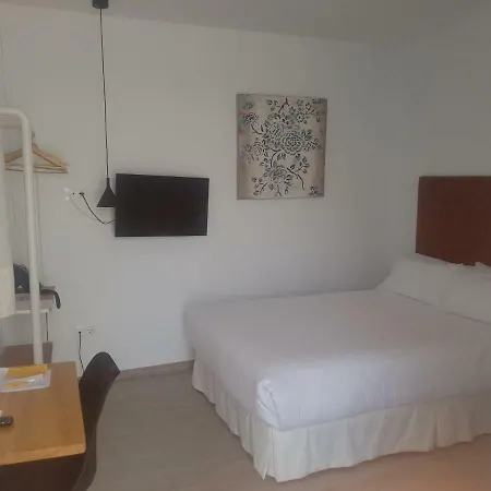 Hotell Basic Catedral