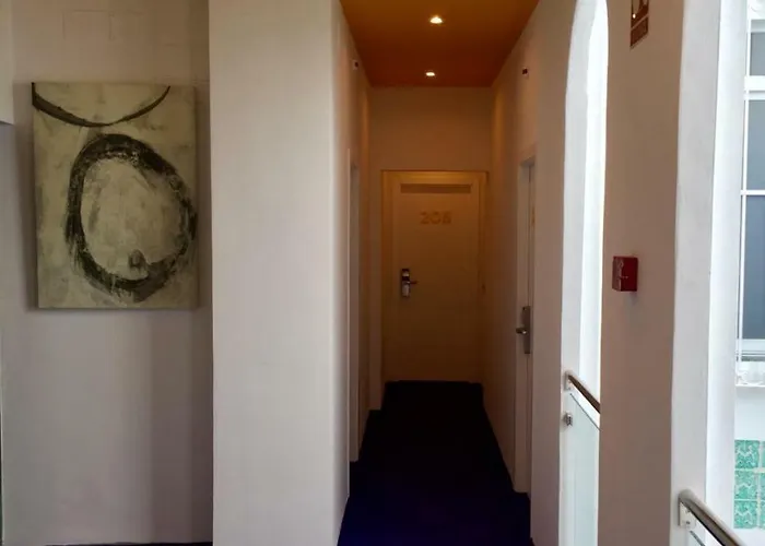 酒店 Basic Catedral 3*